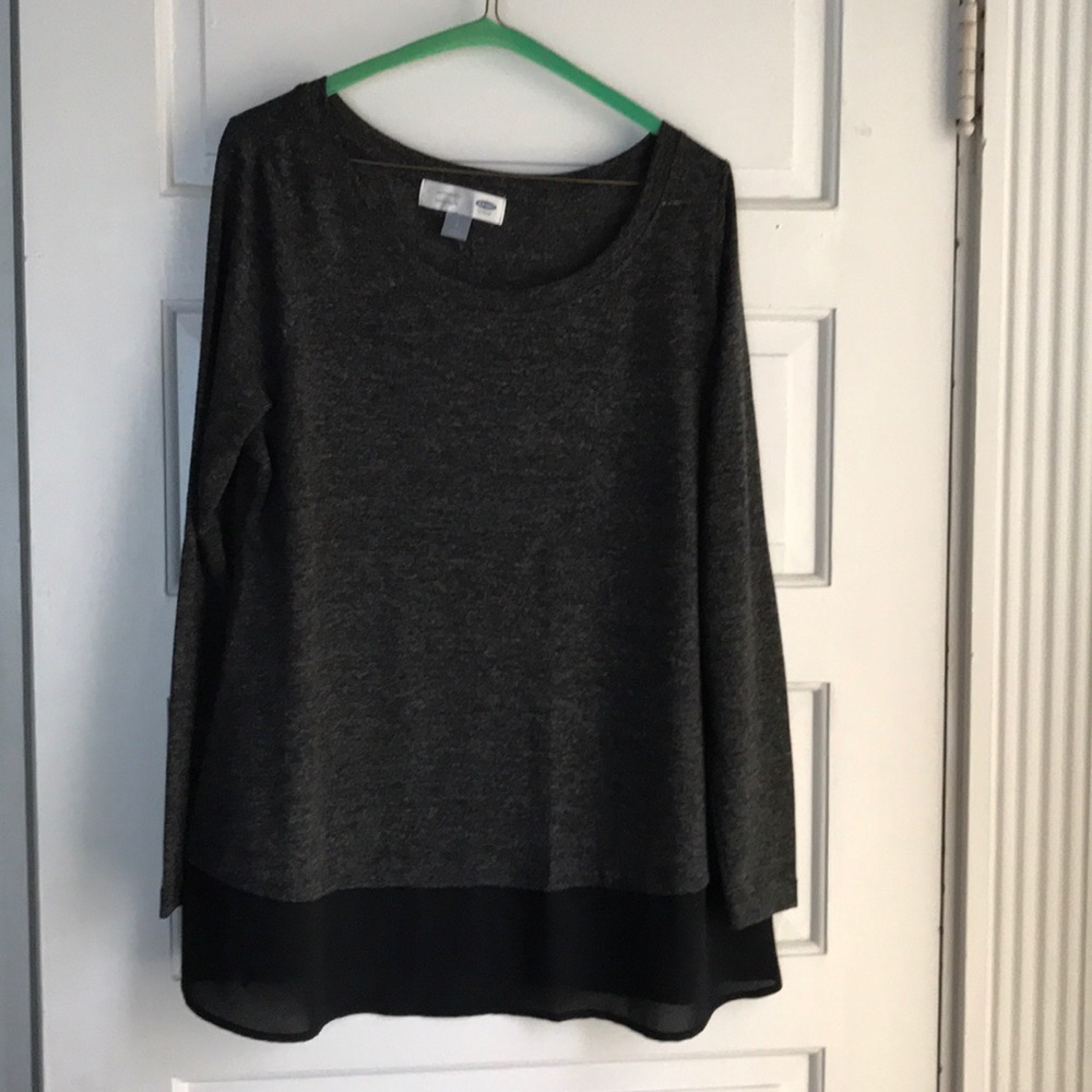 Old Navy Maternity Hem Detail tee